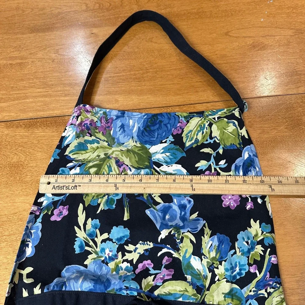 Wellesley Manor Apron Women's OS Blue Floral‎ Cotton Tie Waist Bow Cottagecore
